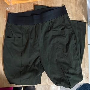 Leggings with pockets
